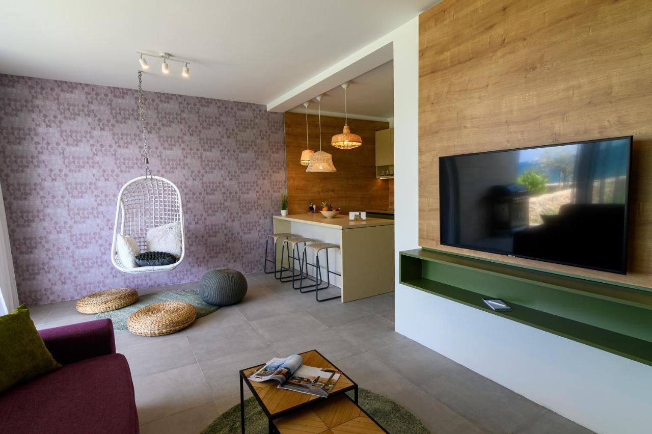 Villa Natura Luxury Apartments Мандре Экстерьер фото